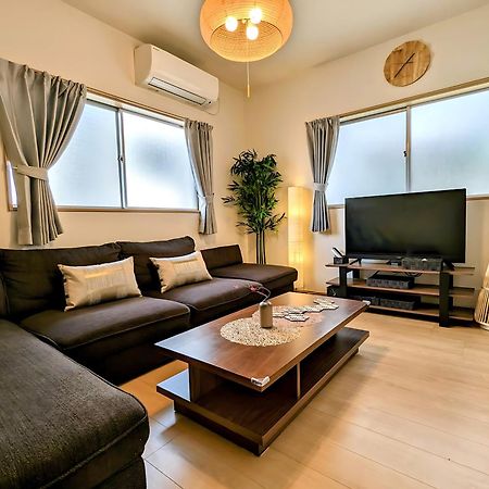Tsukiyume Kan - House With Parking, 10Mins To Usj, Tennoji, Namba Осака Экстерьер фото